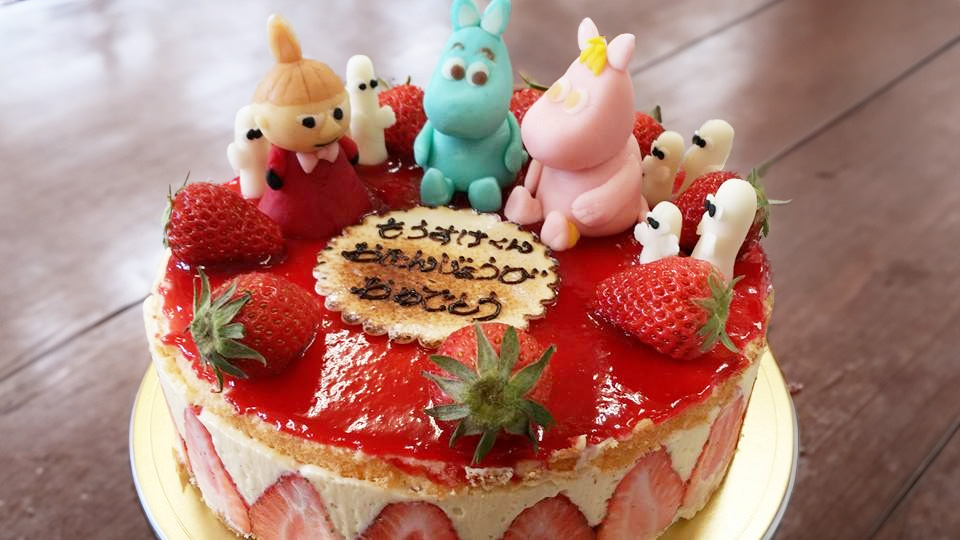 いちごショートが並んでいる